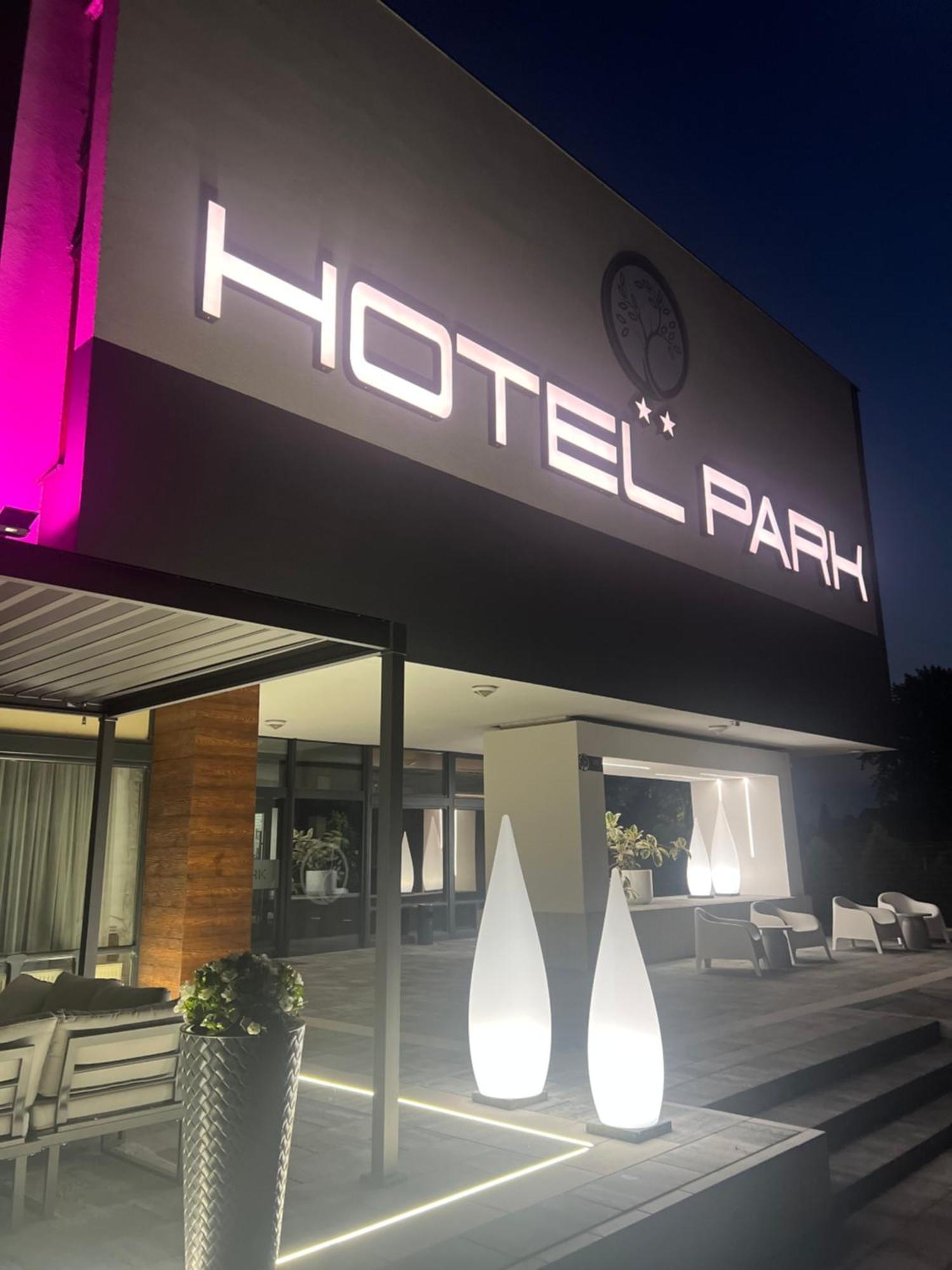 Hotel Park Opoczno Exterior photo